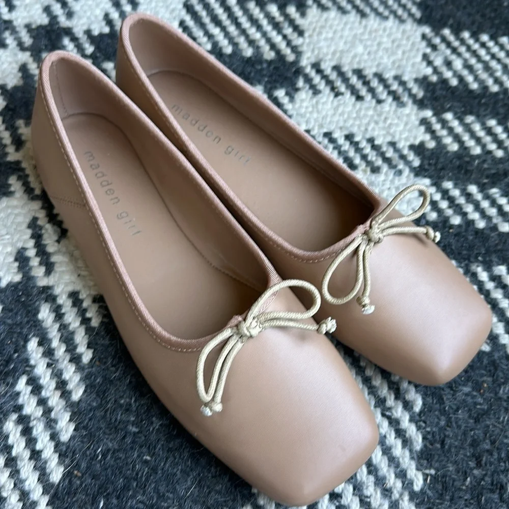 Madden Girl women’s Vinyard Flats brand new!
